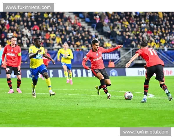 西甲联赛赛季激战正酣 球迷期待顶级对决与冠军之争